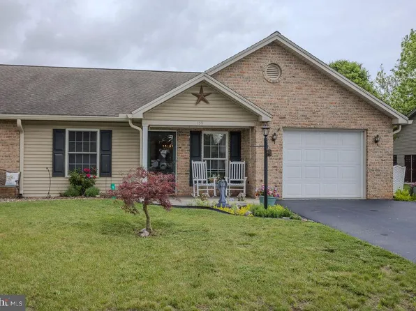 159 Ginkgo Ct, Chambersburg, PA 17201