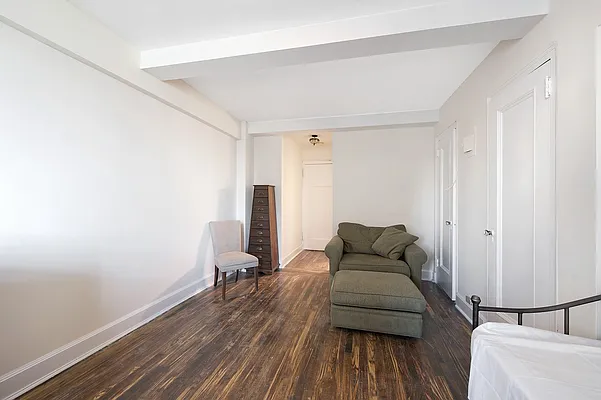 Sold by Nest Seekers International | media 3