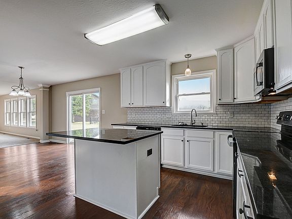 5th image of 5701 Tembrooke Way