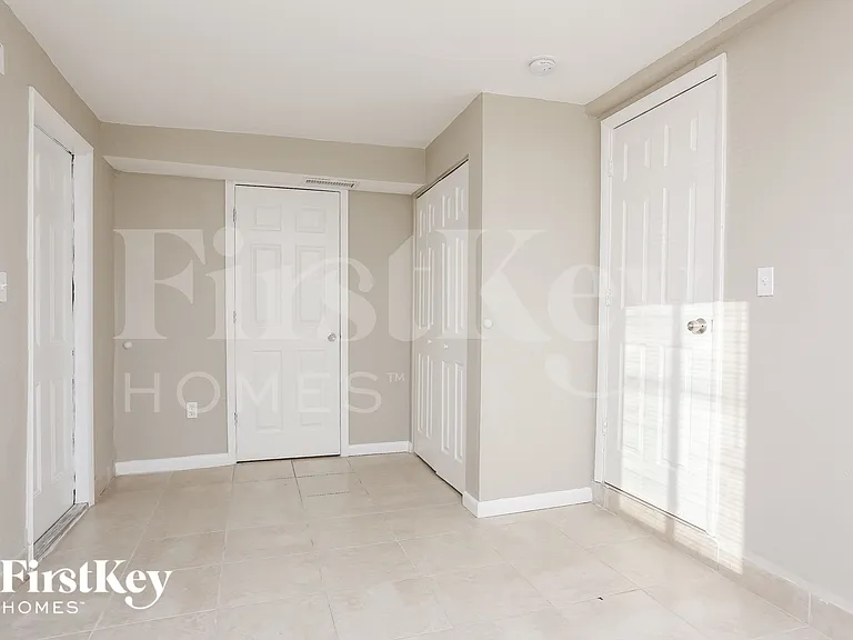 2441 NW 182nd Ter — Photo 9