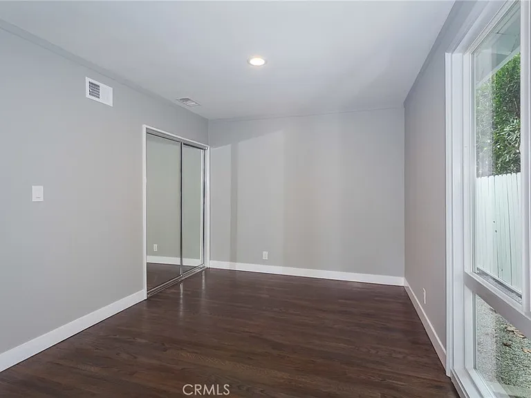 16231 Moorpark St — Photo 13