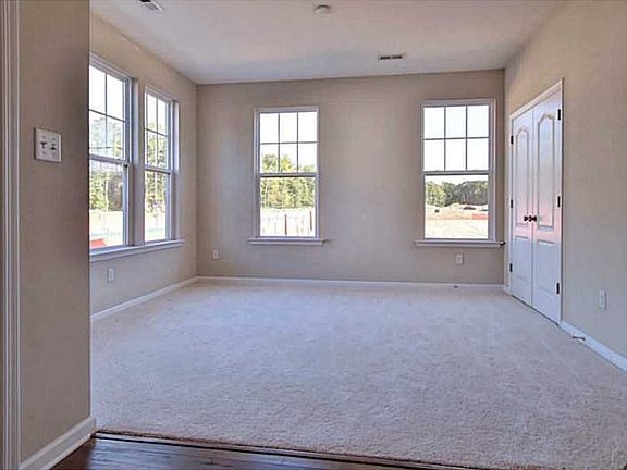 5th image of 4103 Prospect St