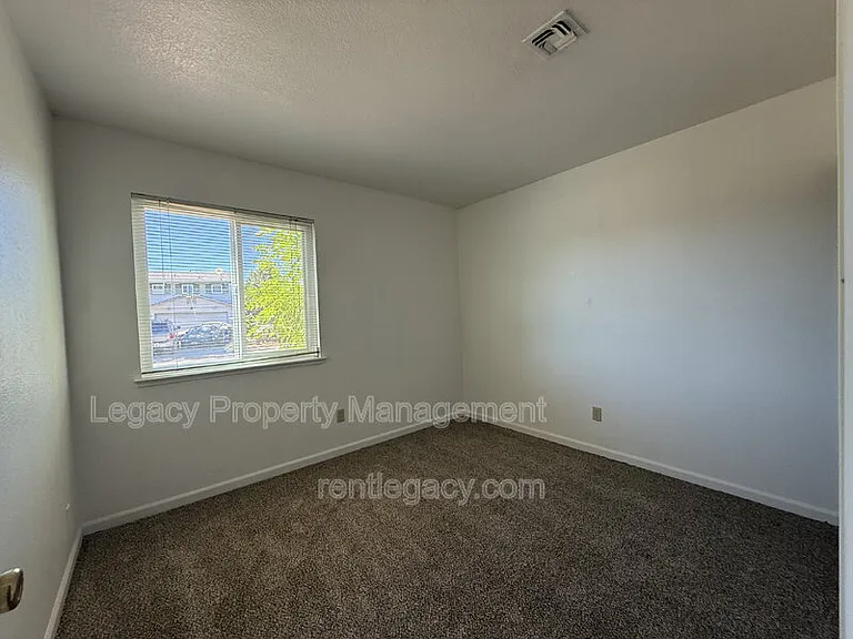 6635 Chandler Dr — Photo 8