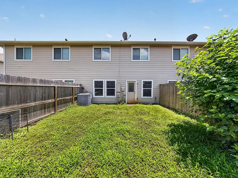 11515 Champions Green Dr — Photo 23