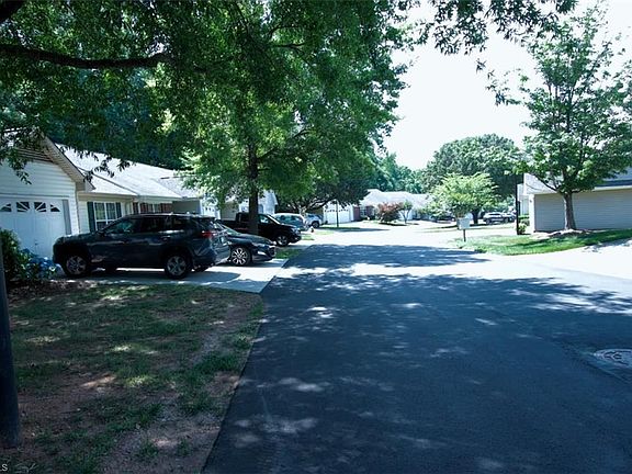 5th image of 3141 Woodpoint St