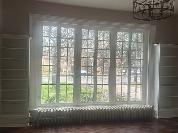 4th image of 111 E Broadway St