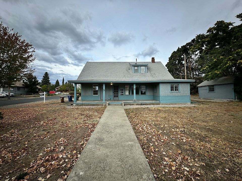 1st image of 3810 N Lidgerwood St #2