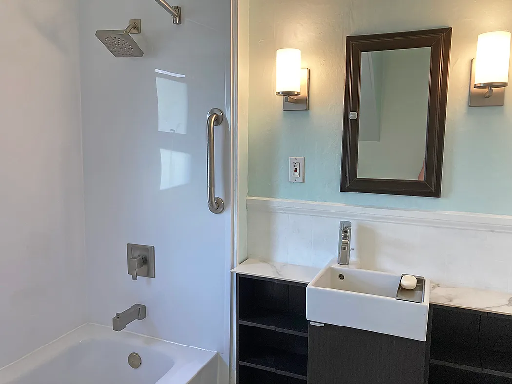 2 bed, 700 sqft, $1,950 — Photo 4