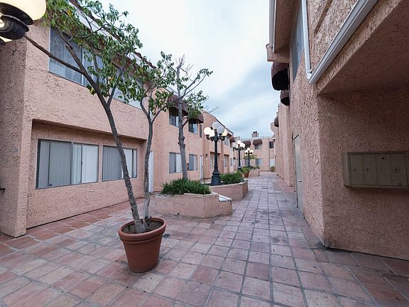 4th image of 8020 Langdon Ave Unit 116
