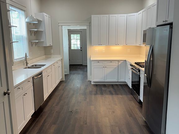 4th image of 3113 Louisiana Avenue Pkwy