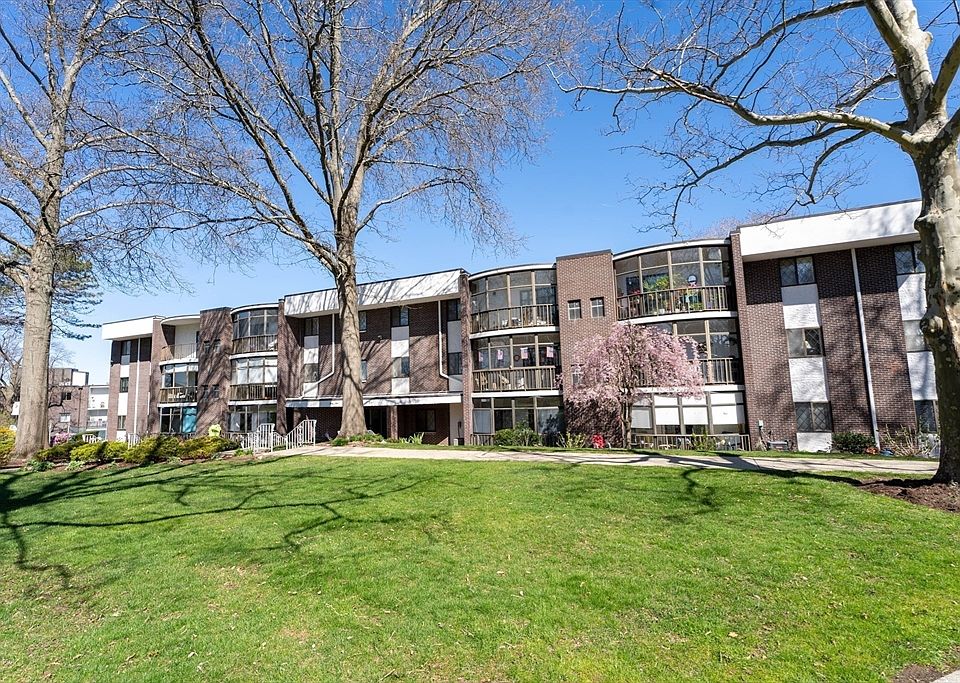 1st image of 34 South St Unit 105