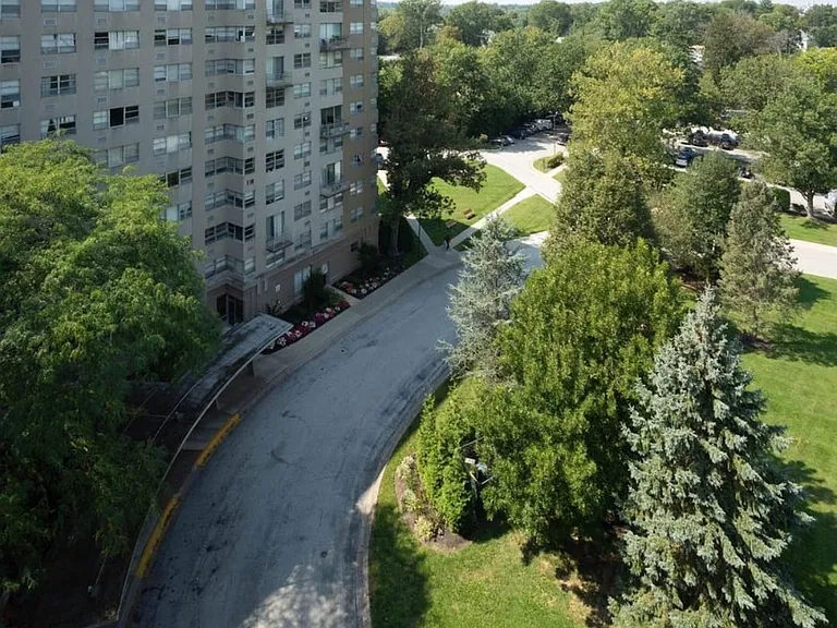 1030 E Lancaster Ave #416 — Photo 26