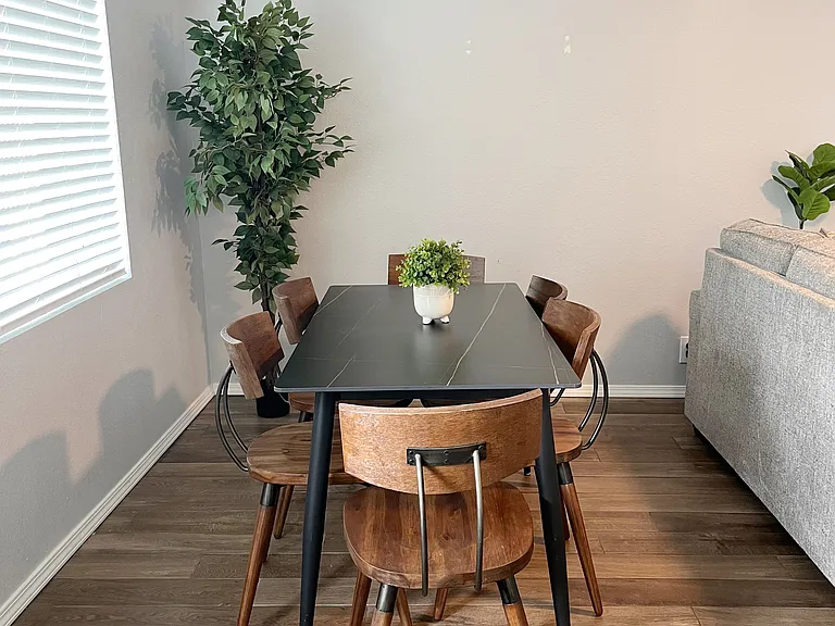102 Walnut Ct — Photo 5