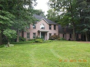 7808 Whitburn Dr SE, Ada, MI 49301