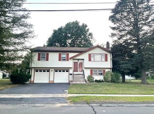 4 Testa Dr, Plainville, CT 06062