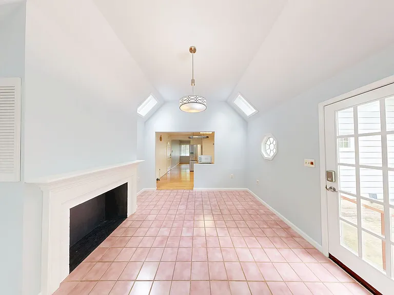 400 Dean Dr — Photo 4