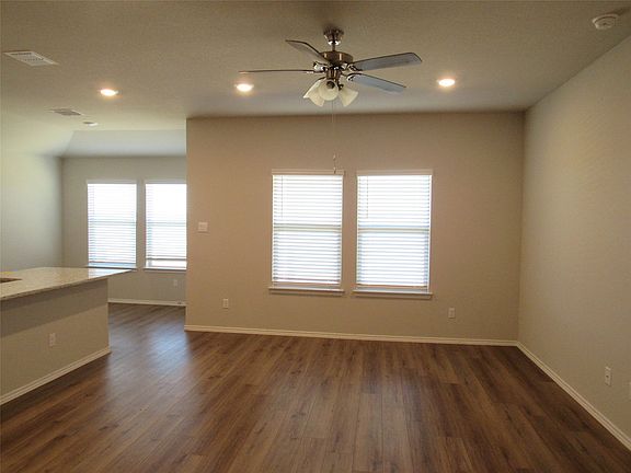2nd image of 4001 Cosmos St