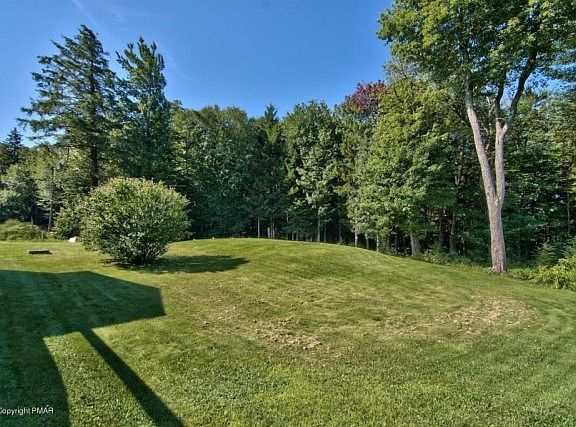 3rd image of 3190 Sussex Dr