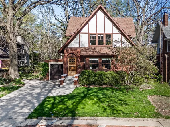 1302 Hillcrest St, Normal, IL 61761