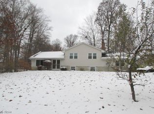 4900 Warwick Dr S, Canfield, OH