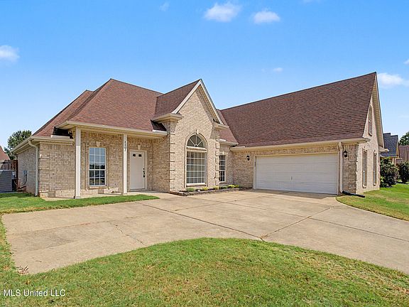 3rd image of 8402 Inverness Dr