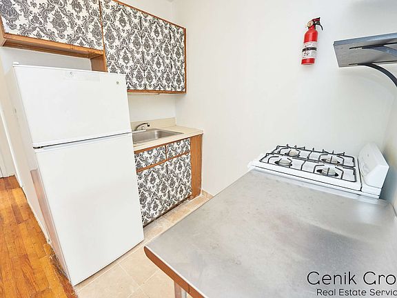 5th image of 213 6th Ave APT 20