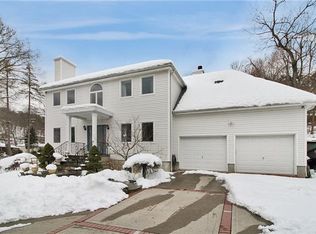 350 Orchard Rd, Jefferson Valley, NY 10535