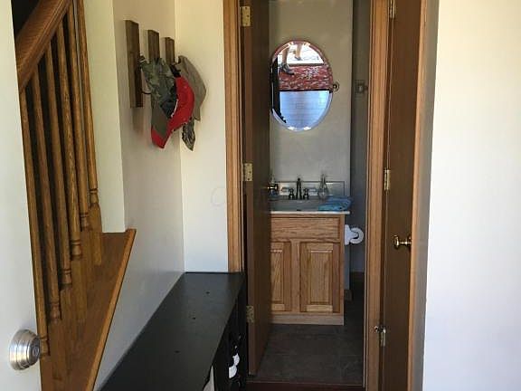 5th image of 998 Radbourne Dr