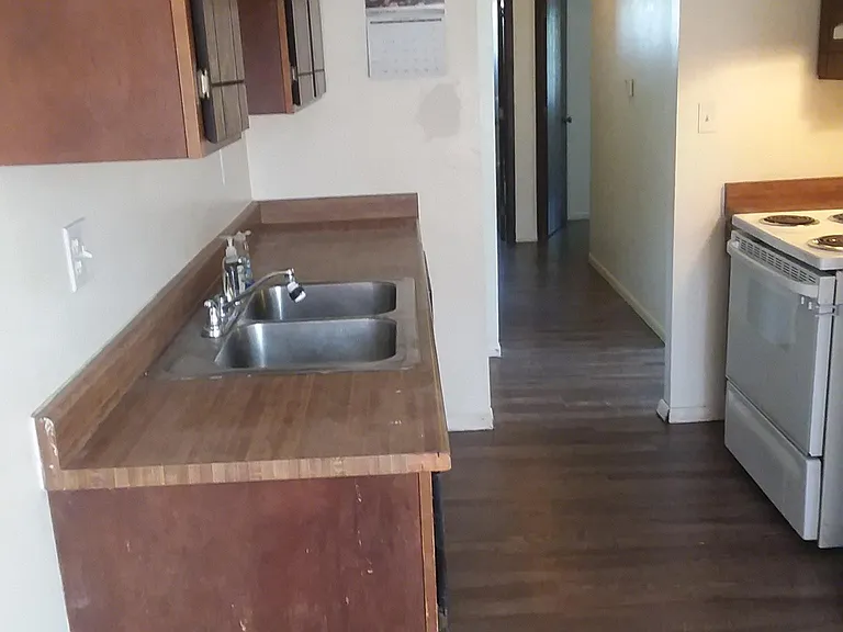 606 46th Avenue Ct — Photo 5