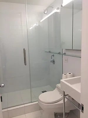 Sold by Macklowe Investment Properties | media 2