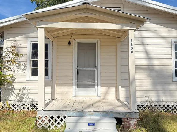 1809 Coffee Rd, Douglas, GA 31535