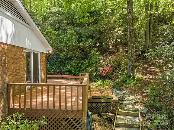 4th image of 247 Park Ln