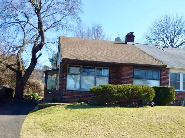 1371 Arline Ave
