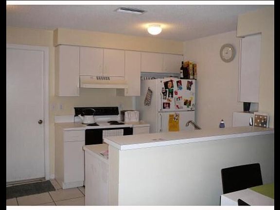 2nd image of 900 Sorrento Dr