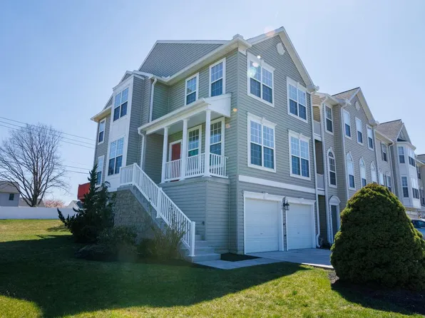 100 Brook Meadow Dr, Mechanicsburg, PA 17050