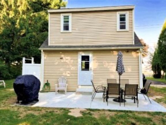 4th image of 844 Boston Neck Rd