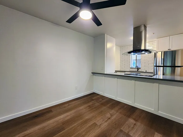 2437 Bethards Dr — Photo 7