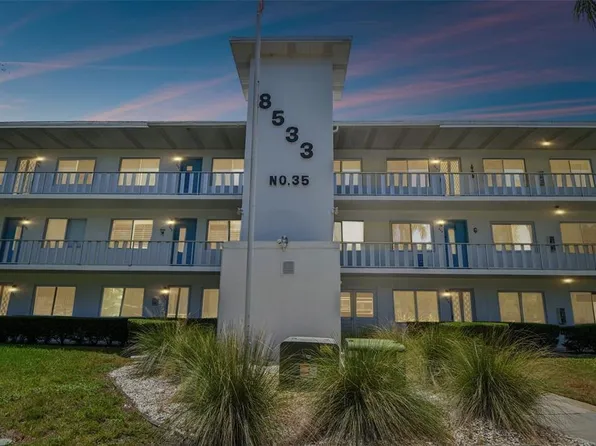 8533 110th St APT 305, Seminole, FL 33772