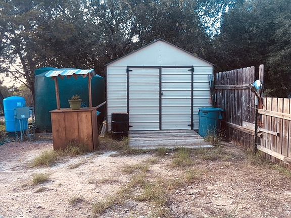 5th image of 25102 Lakeview Dr