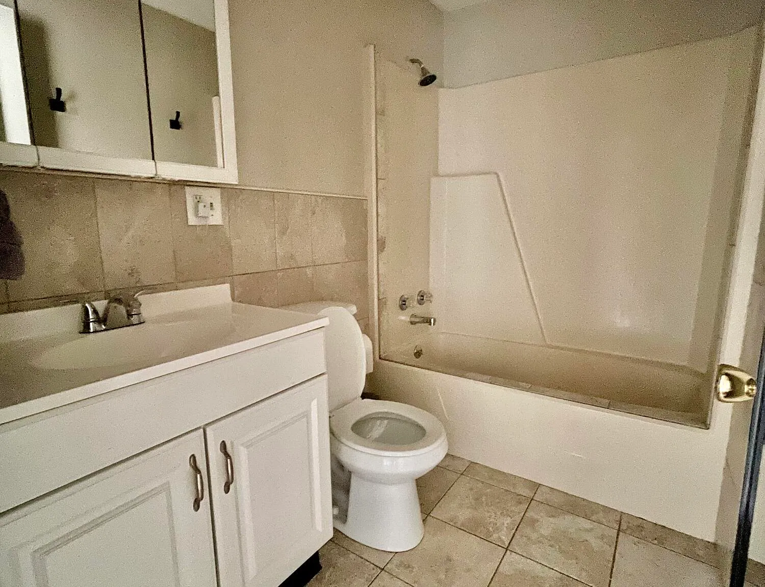 2 bed, 1.0 bath, 825 sqft, $1,500 — Photo 1