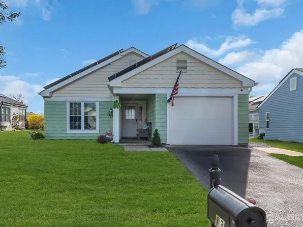 13 Newbury Row, Manchester, NJ 08759