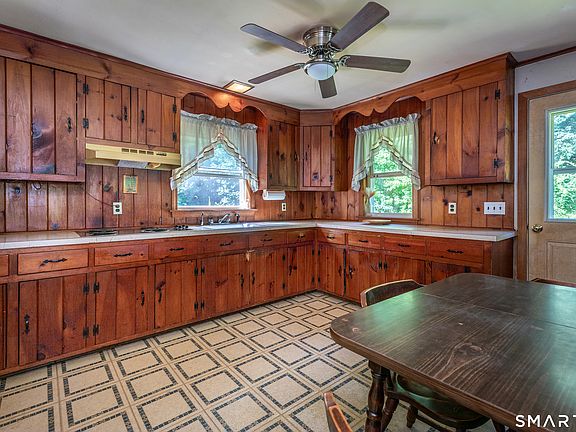 3rd image of 12 Tompkins Hill Road