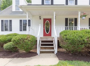 11719 Clear Ridge Dr, Midlothian, VA 23112