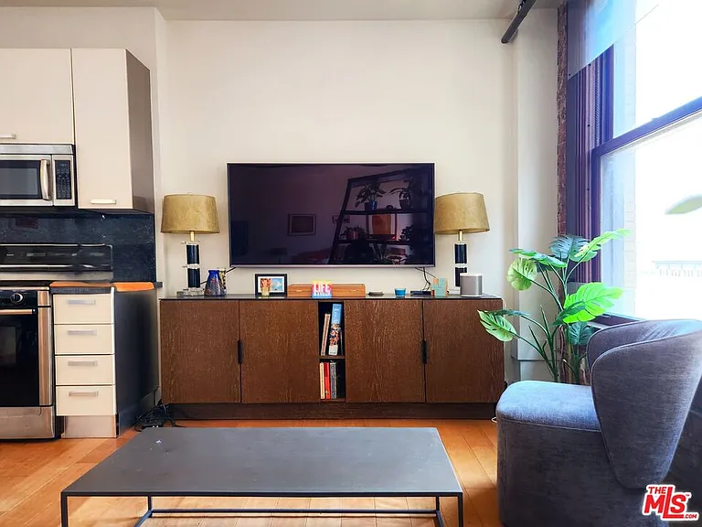 460 S Spring St #908 — Photo 5