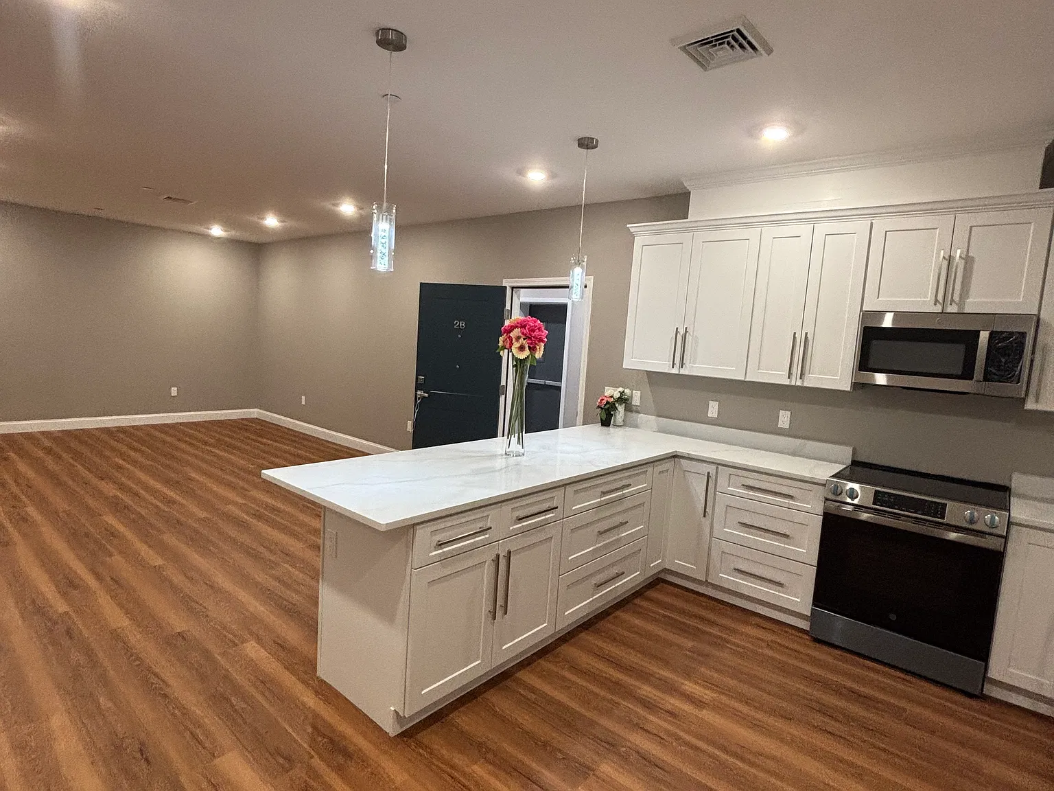 2 bed, 1134 sqft, $2,900 — Photo 4