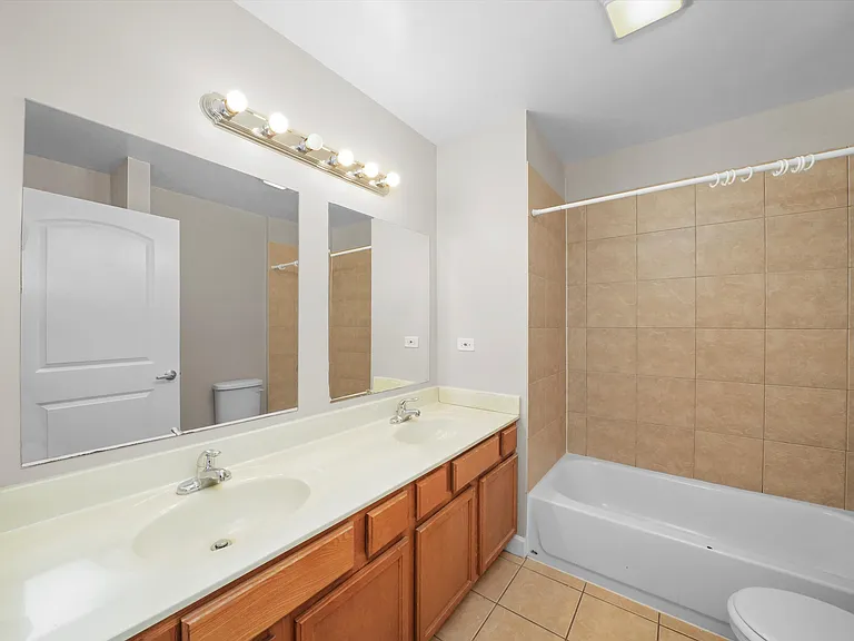 3423 Ridgeland Ave #101 — Photo 16