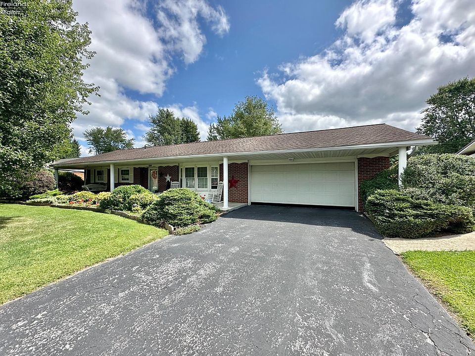1st image of 220 Jeanette Dr