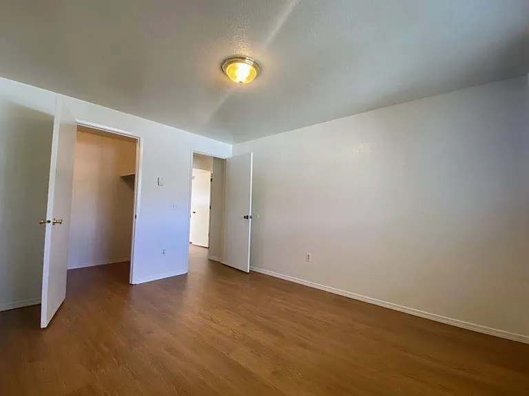 2487 NE Kerr St #12 — Photo 9