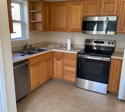 5th image of 37 Lee St