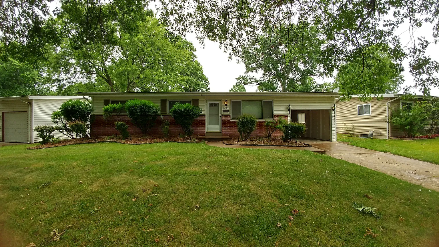 1255 Mallard Ln photo 1